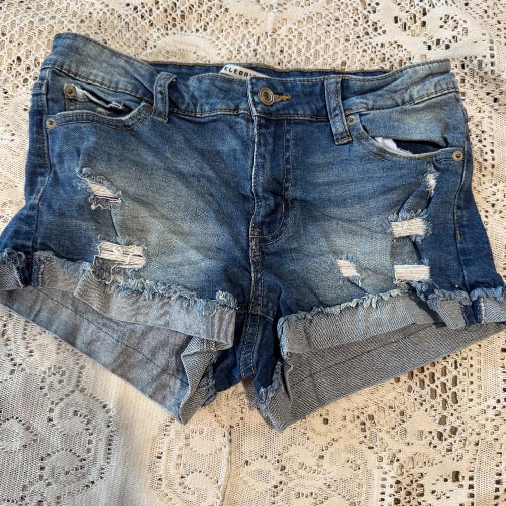 Celebrity Pink Denim Shorts The Honey Distressed Blue Jean Juniors‎ Size 3/26